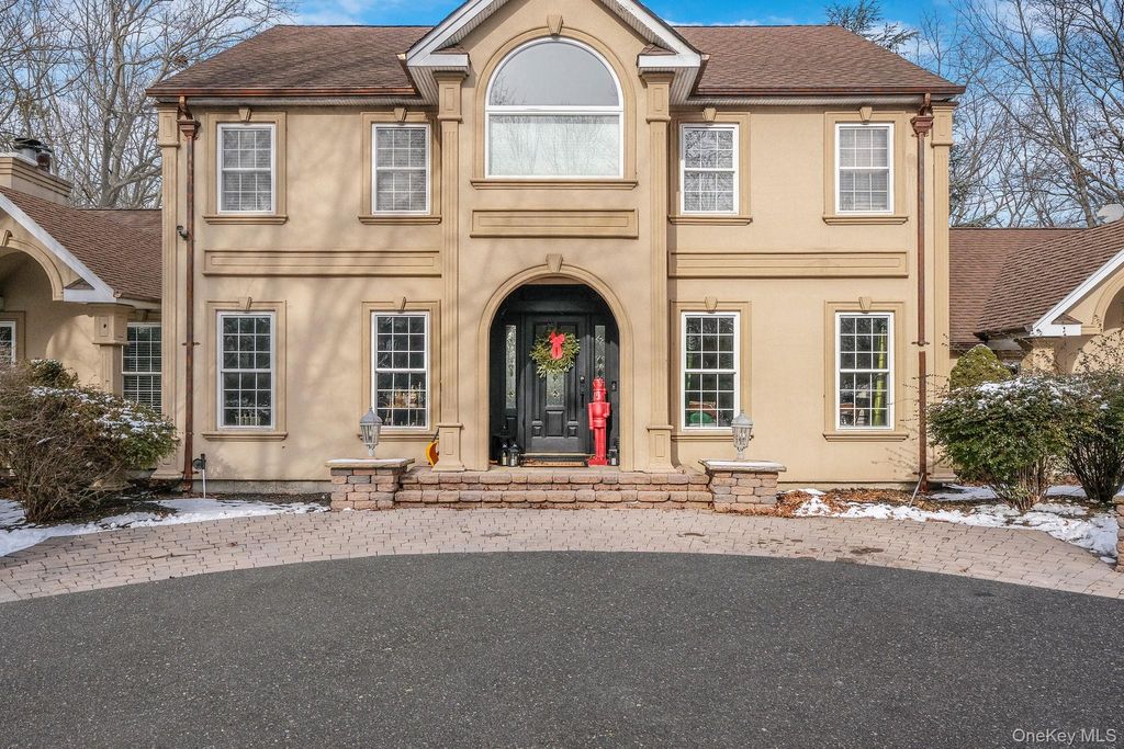 Photo of 180 Miller Place Road, Miller Place, NY 11764 (MLS # 955508)