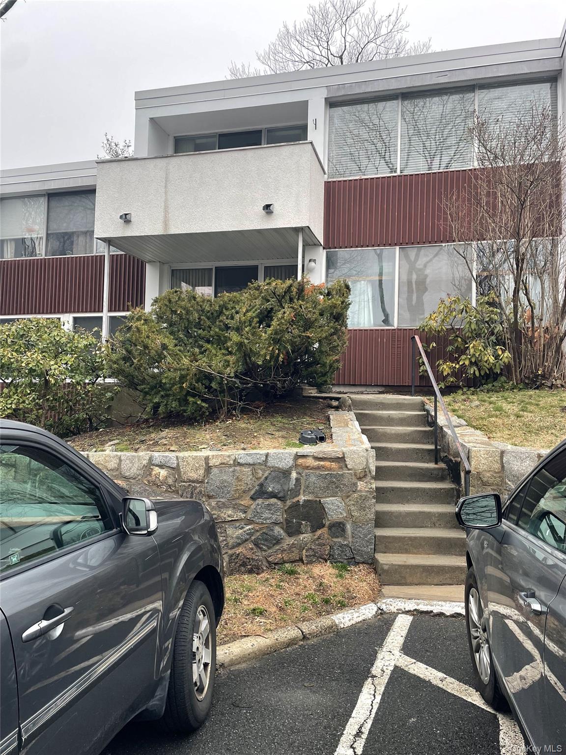 912 Colony Drive 912