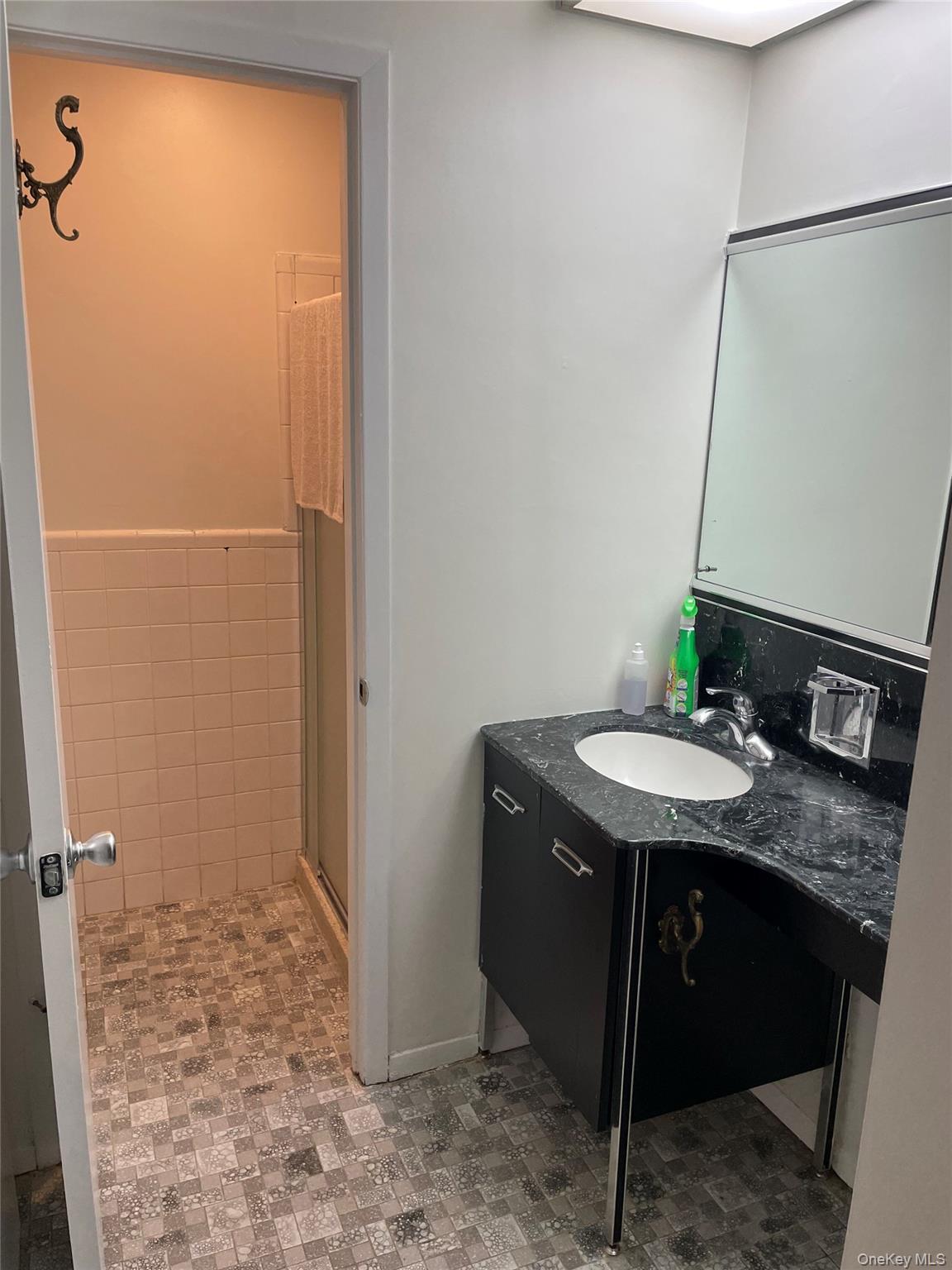 912 Colony Drive 912