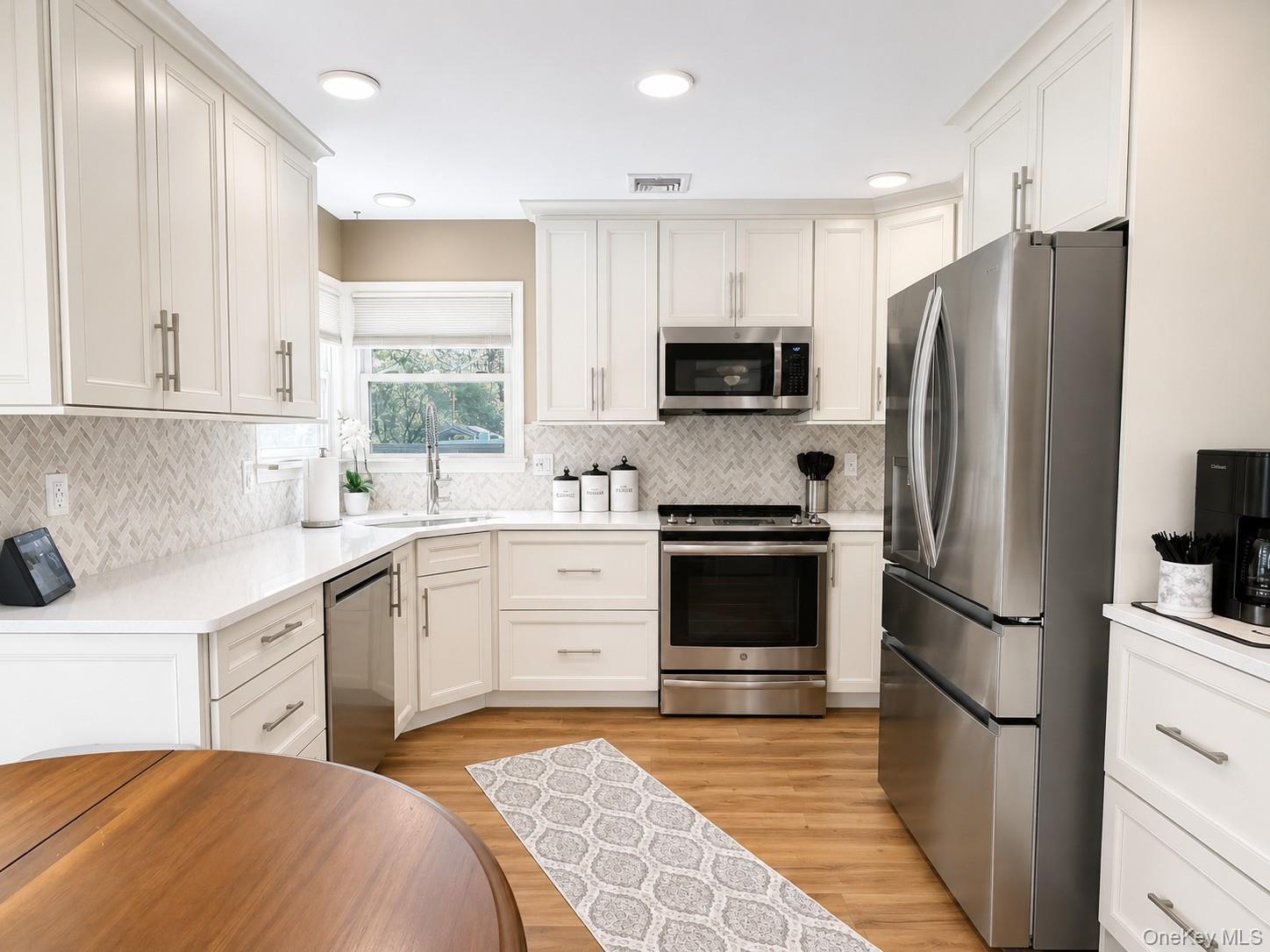 11 Hollow Oak Drive