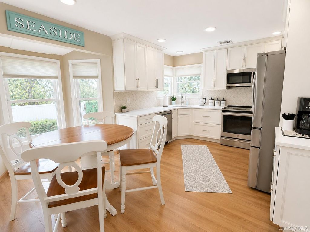 Photo of 11 Hollow Oak Drive, East Patchogue, NY 11772 (MLS # 998192)