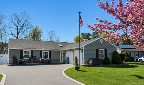 11 Hollow Oak Drive East Patchogue NY 11772