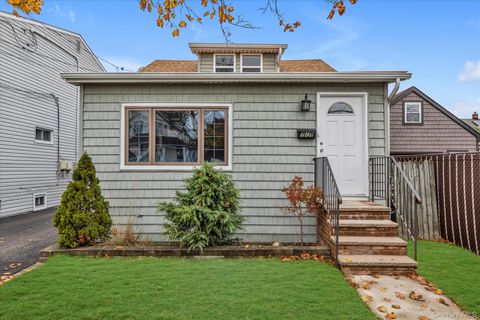 Photo of 719 Lincoln Street, Baldwin, NY 11510 (MLS # 932876)
