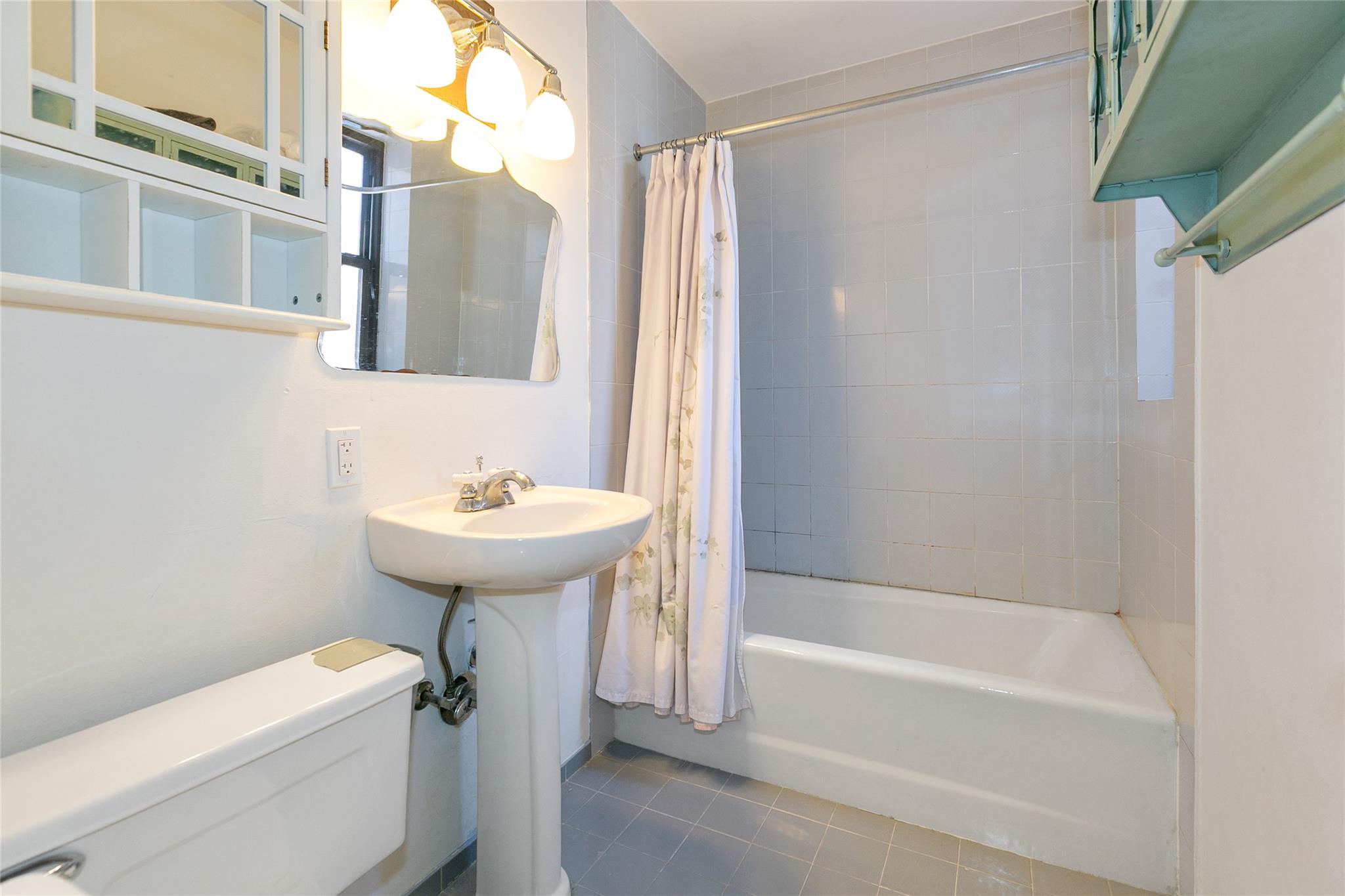2 Townhouse Place Pl #3N, Great Neck, New York image 13