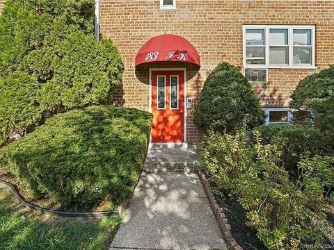 Homes For Sale - 183 Drake Avenue #1J<br/> New Rochelle, NY 10805