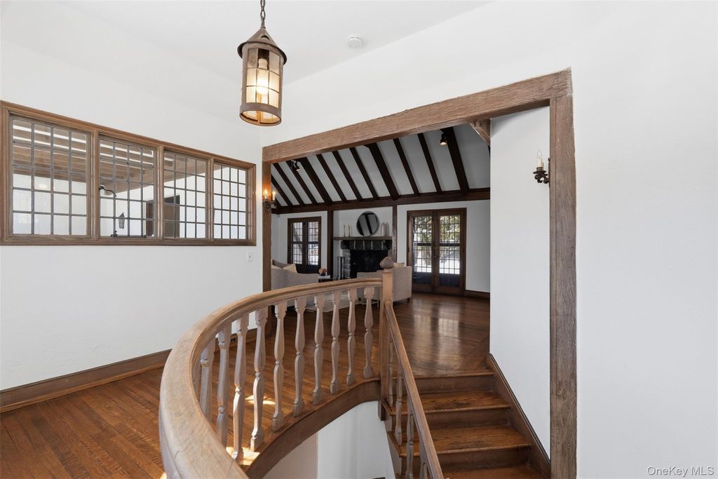 Photo of 2 Springdale Road, Larchmont, NY 10538 (MLS # 944193)