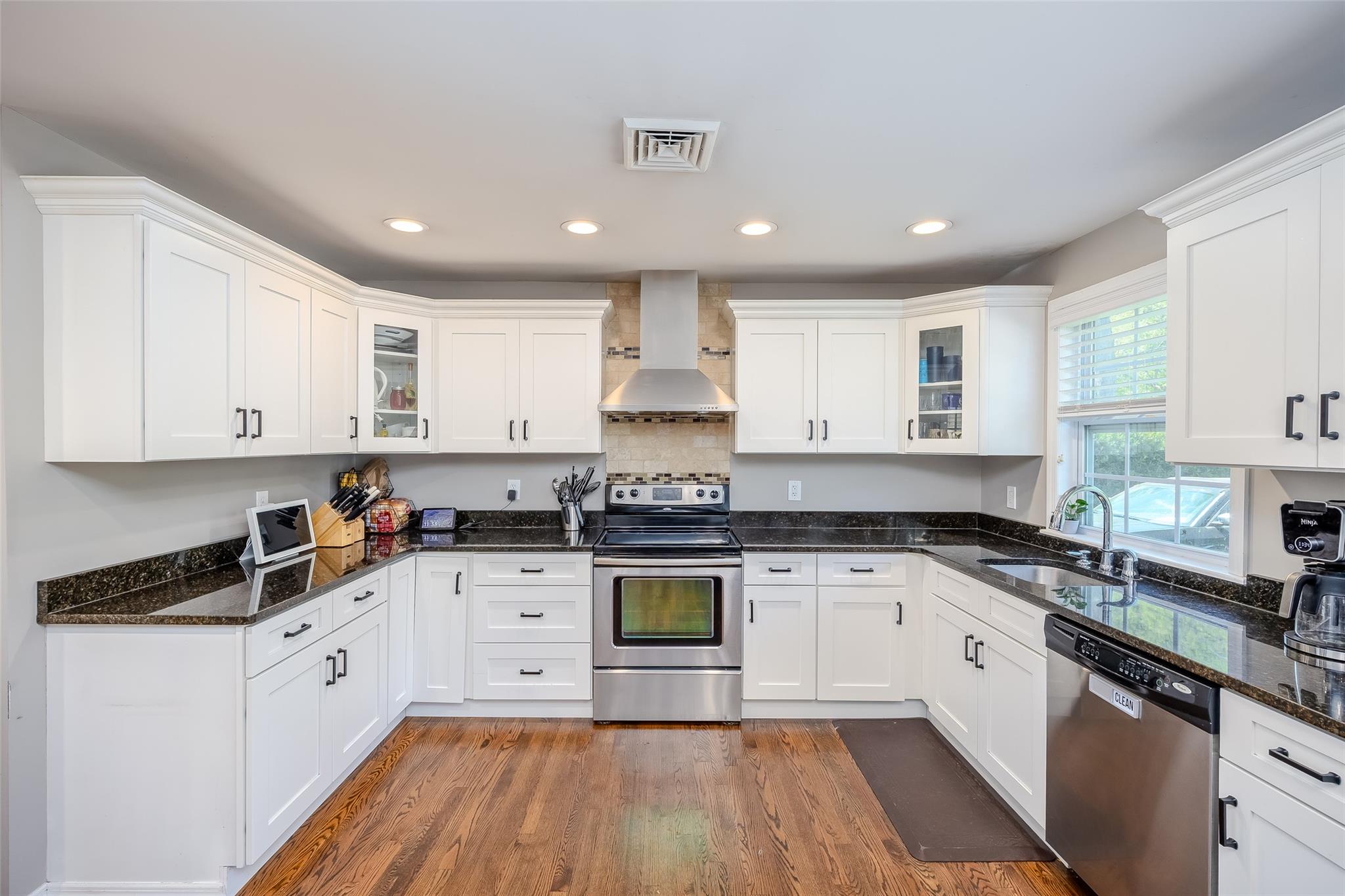 39 Harned Road, Commack, New York image 7