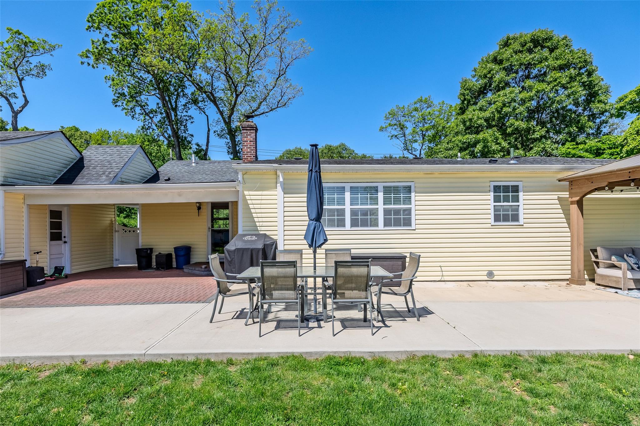 39 Harned Road, Commack, New York image 37