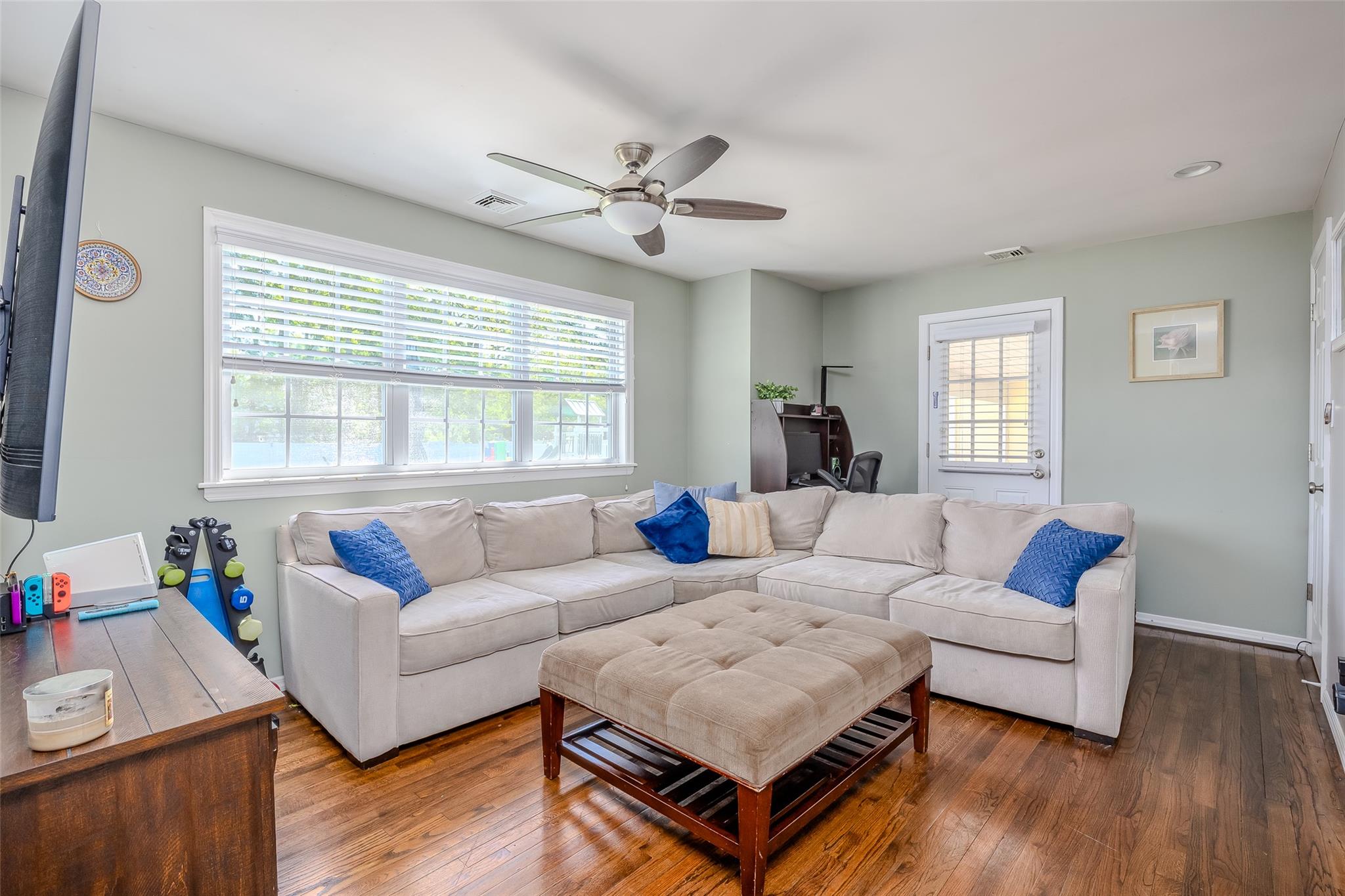39 Harned Road, Commack, New York image 15