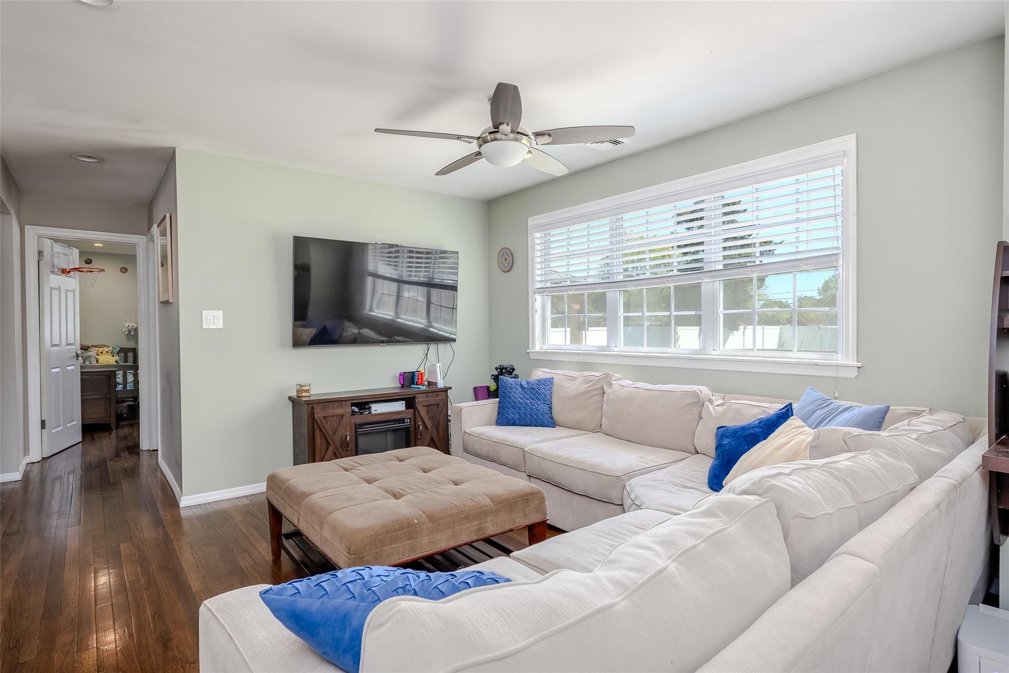 39 Harned Road, Commack, New York image 14