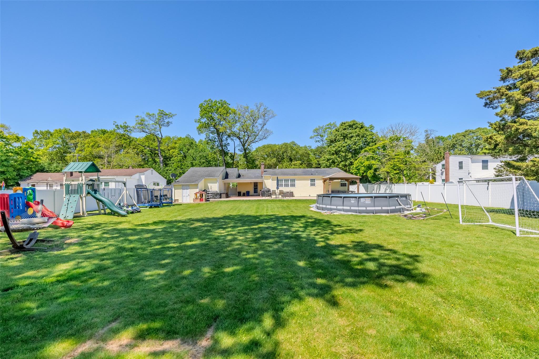 39 Harned Road, Commack, New York image 30