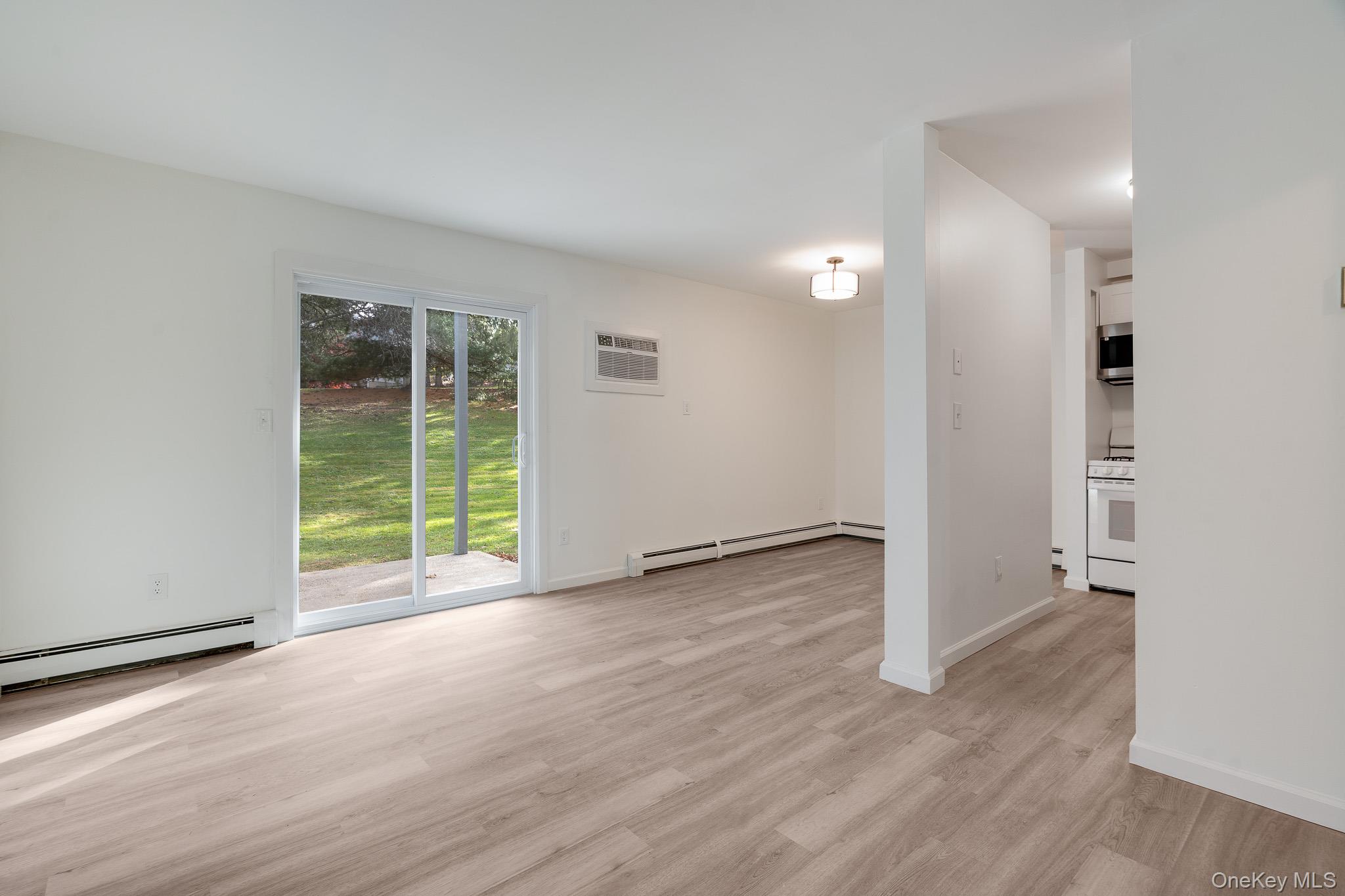 Fishkill, New York 12524, United States, 1 Bedroom Bedrooms, ,1 BathroomBathrooms,Residential,Active,249765