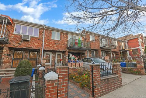 Photo of 20-39 49th Street, Astoria, NY 11105 (MLS # 921997)