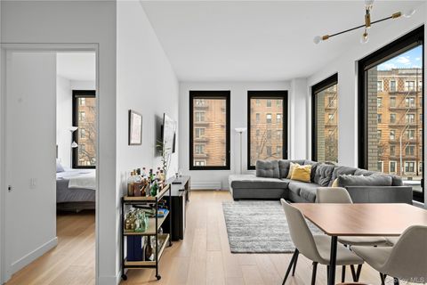 21-21 31st Street 2L Astoria NY 11105