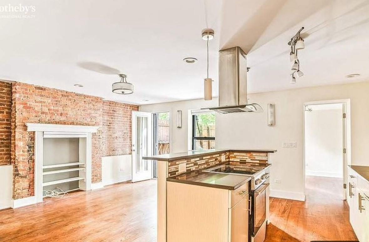 460 W 51st Street W