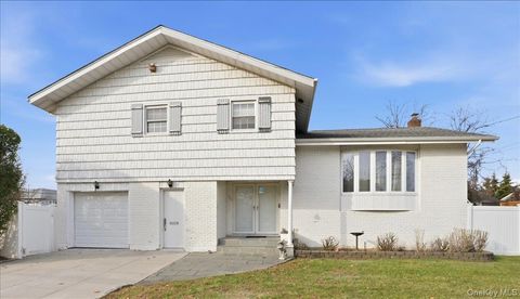 Homes For Sale - 504 Cedarwood Drive<br/> Cedarhurst, NY 11516