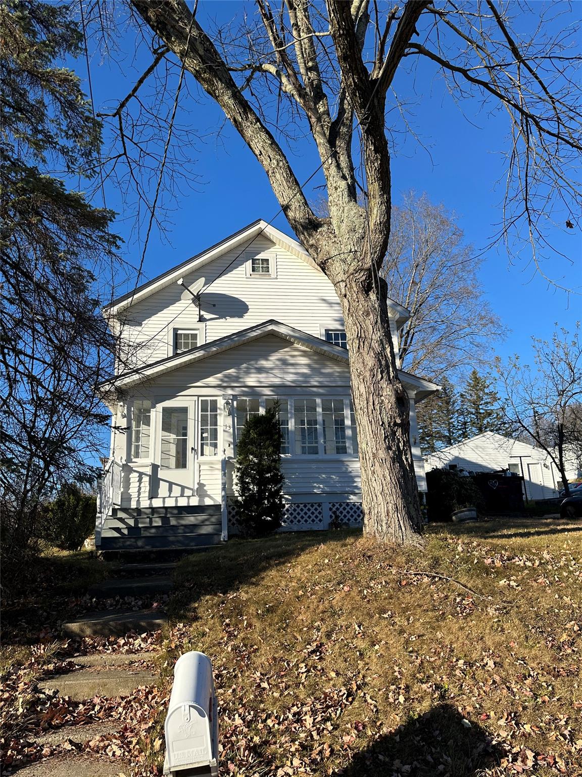 13 Farries Avenue, Warwick, New York image 2