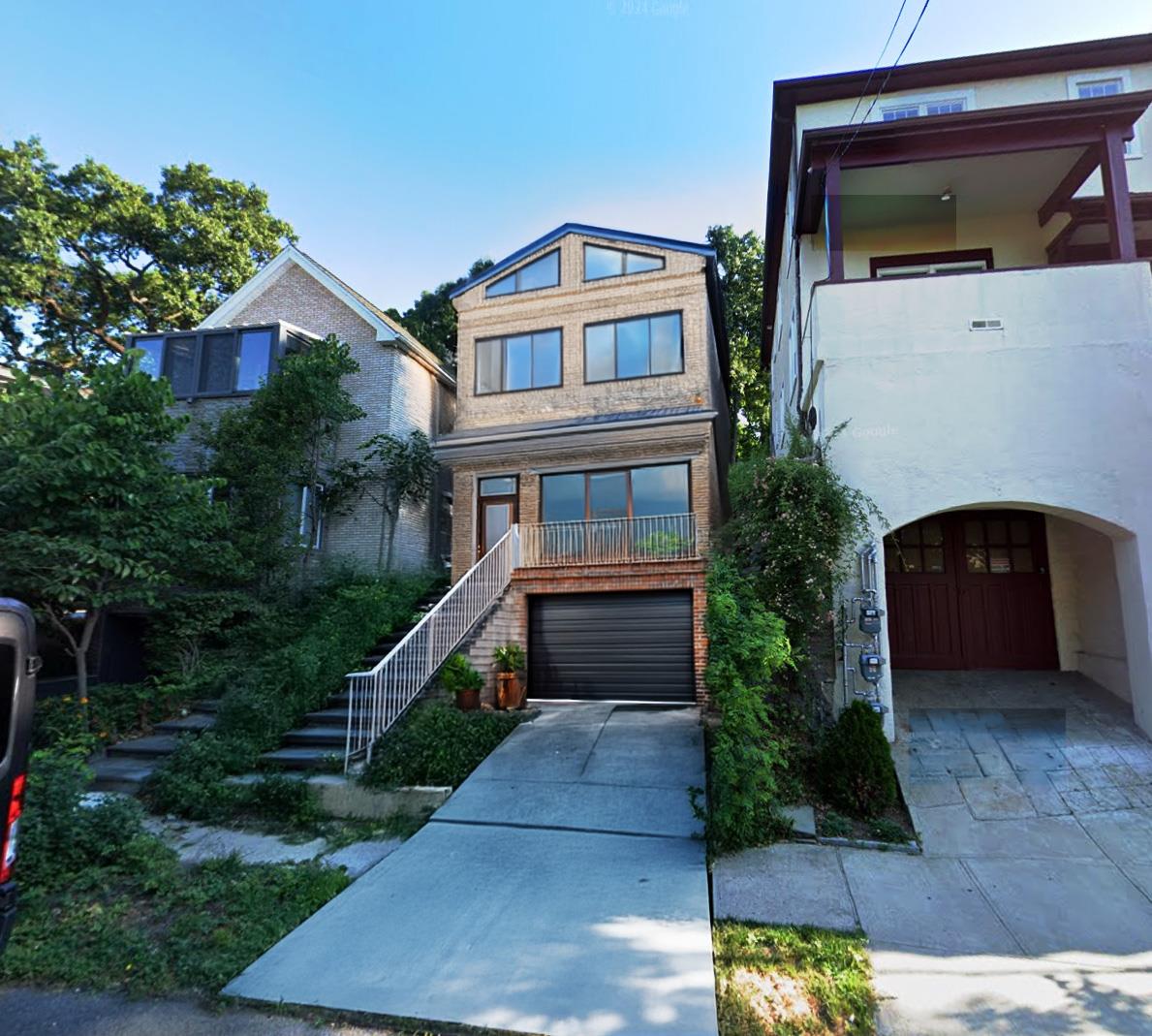 Property for Sale at W 262nd Street, Bronx, New York - Bedrooms: 3 
Bathrooms: 3 
Rooms: 10  - $1,399,000
