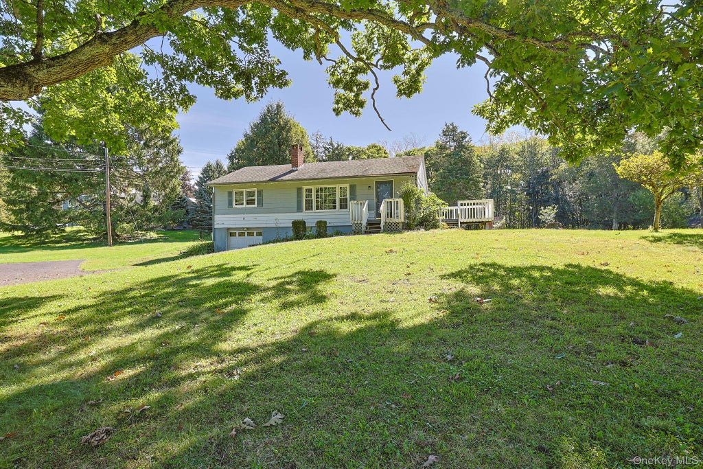 Photo of 6 White Oak Terrace, Campbell Hall, NY 10916 (MLS # 1025257)