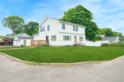 Homes For Sale - 72 Peckham Avenue<br/> Islip, NY 11751