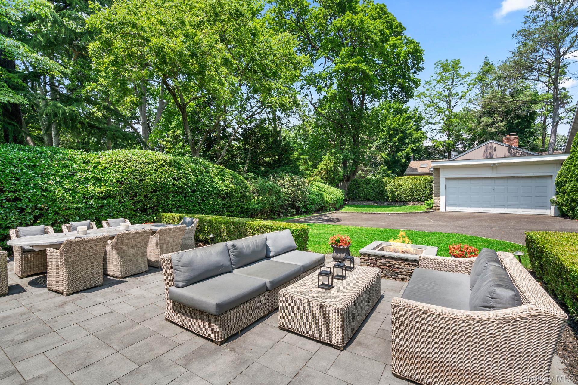 Sea Cliff, New York 11579, United States, 3 Bedrooms Bedrooms, ,3 BathroomsBathrooms,Residential,Active,233996