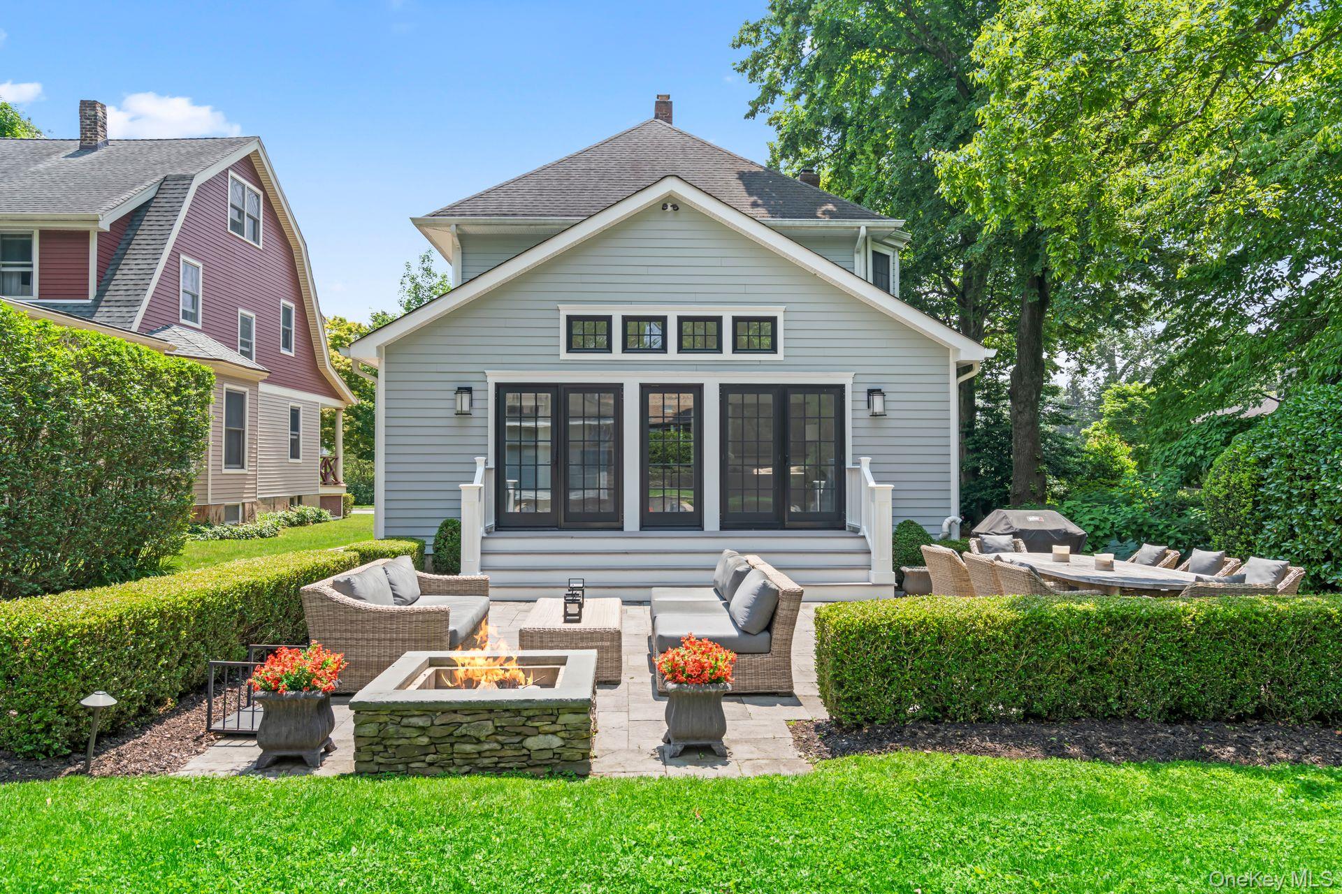 Sea Cliff, New York 11579, United States, 3 Bedrooms Bedrooms, ,3 BathroomsBathrooms,Residential,Active,233996