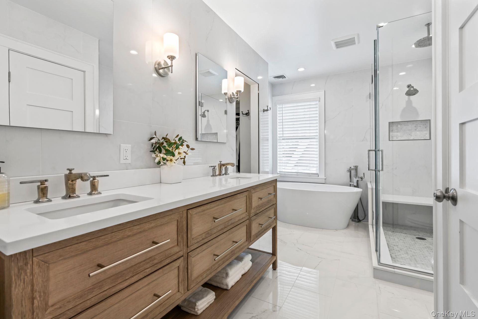 Sea Cliff, New York 11579, United States, 3 Bedrooms Bedrooms, ,3 BathroomsBathrooms,Residential,Active,233996