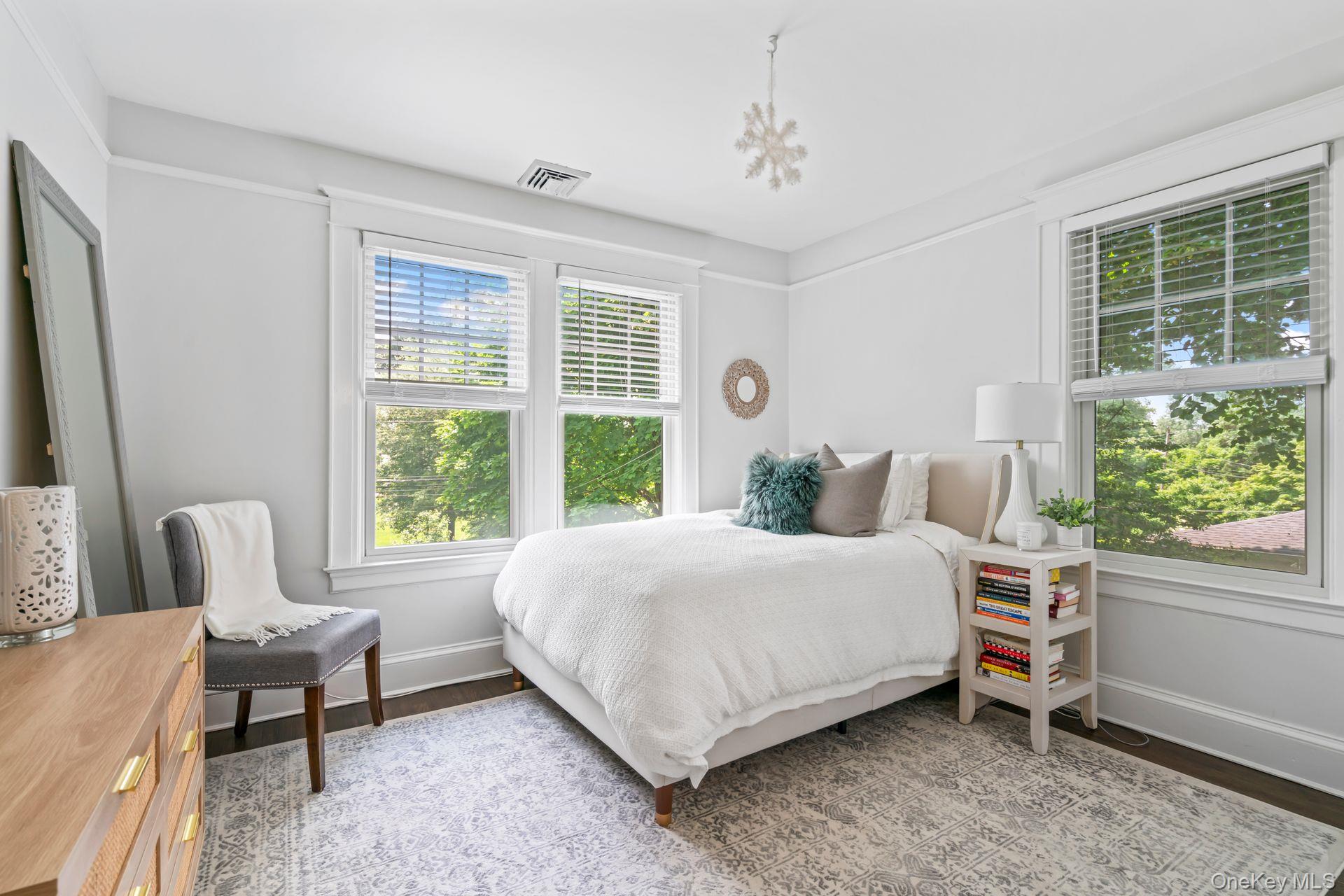 Sea Cliff, New York 11579, United States, 3 Bedrooms Bedrooms, ,3 BathroomsBathrooms,Residential,Active,233996