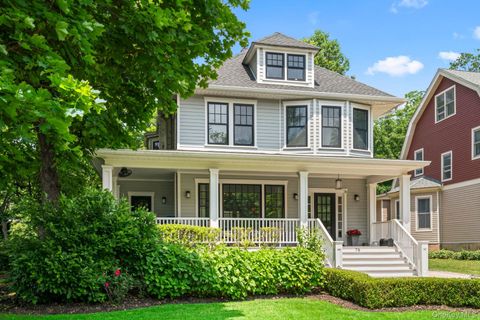 Photo of 76 Sea Cliff Avenue, Sea Cliff, NY 11579 (MLS # 923672) Photo of 76 Sea Cliff Avenue, Sea Cliff, NY 11579 (MLS # 923672)