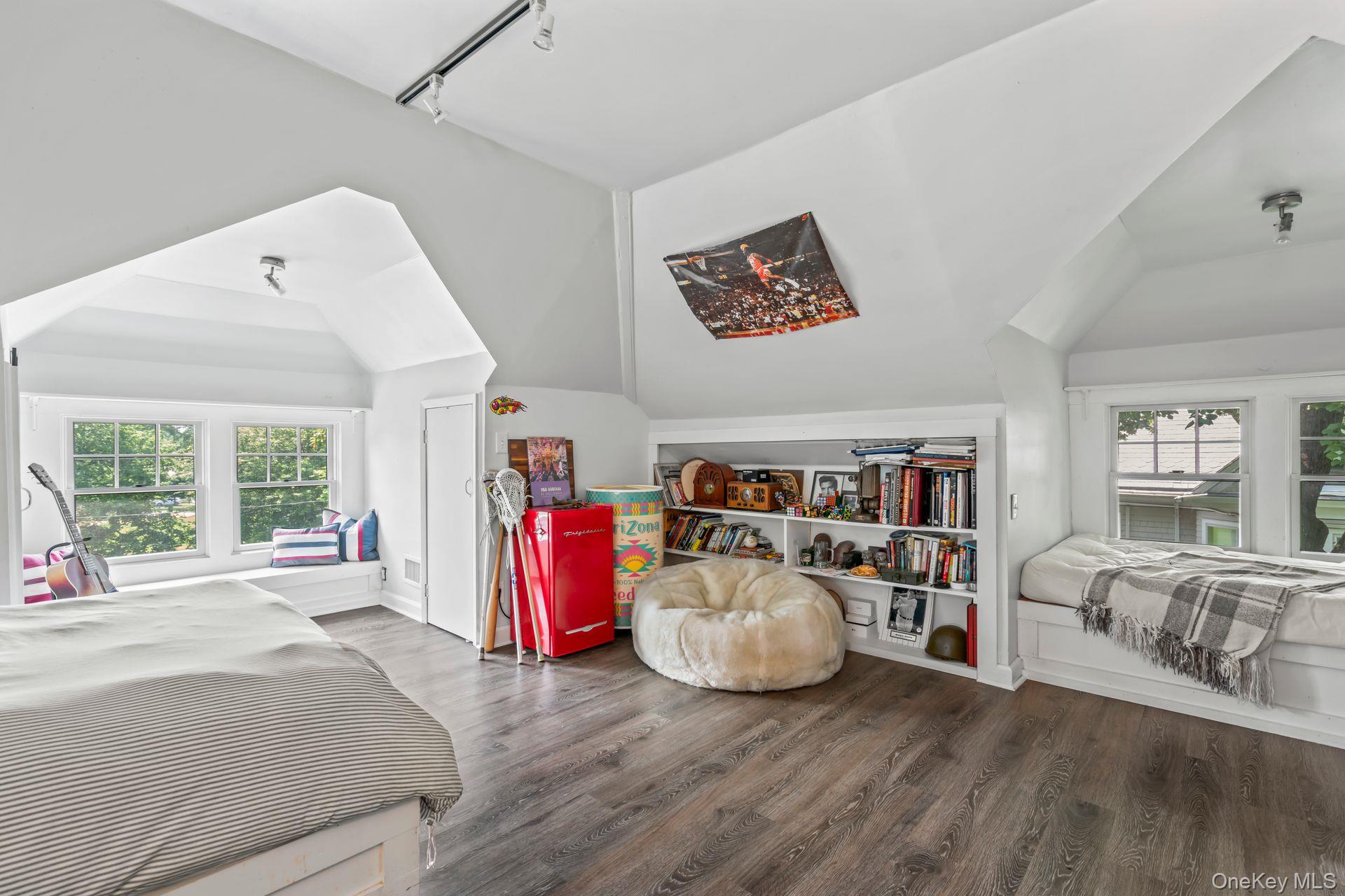 Sea Cliff, New York 11579, United States, 3 Bedrooms Bedrooms, ,3 BathroomsBathrooms,Residential,Active,233996