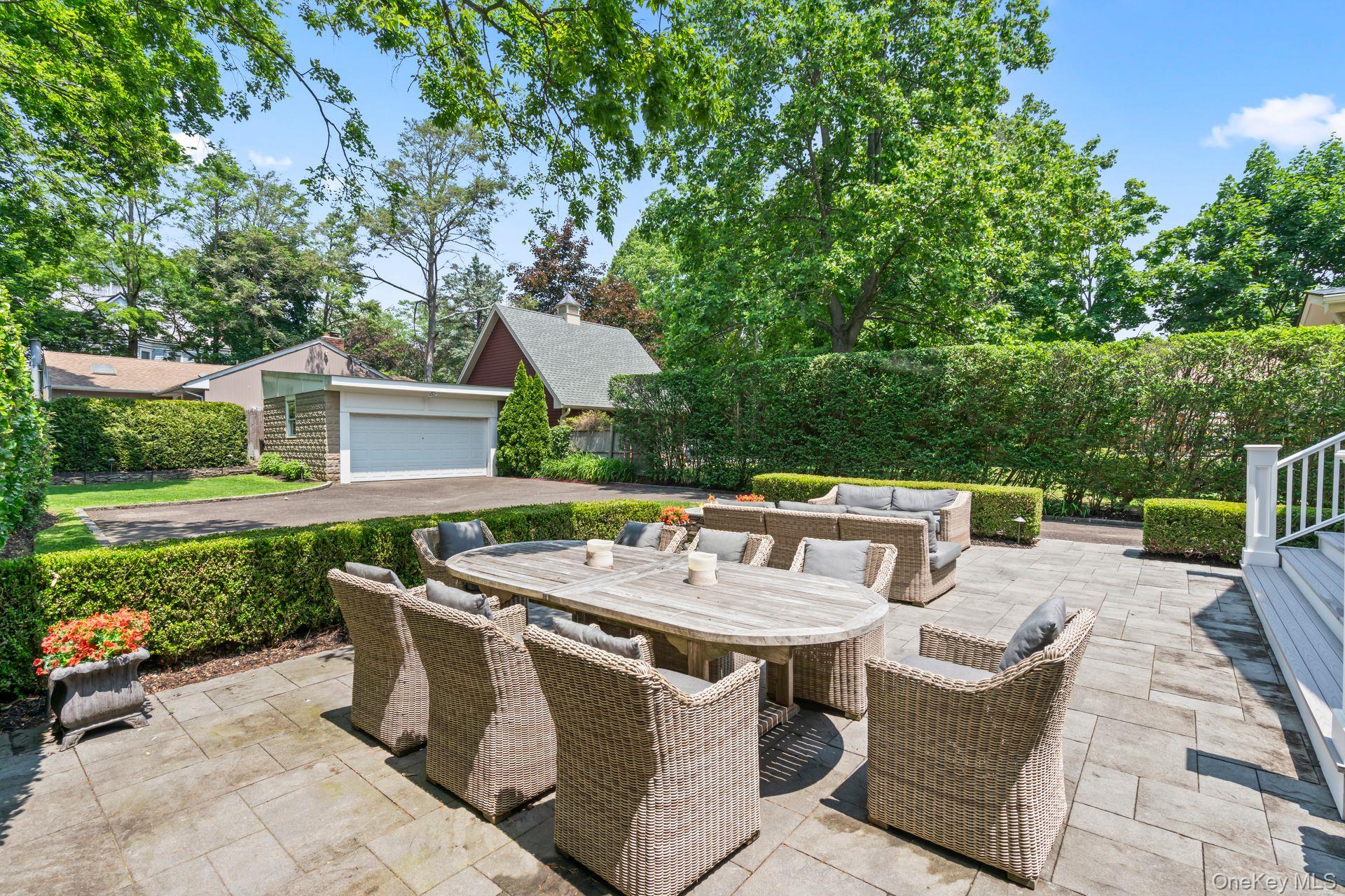 Sea Cliff, New York 11579, United States, 3 Bedrooms Bedrooms, ,3 BathroomsBathrooms,Residential,Active,233996