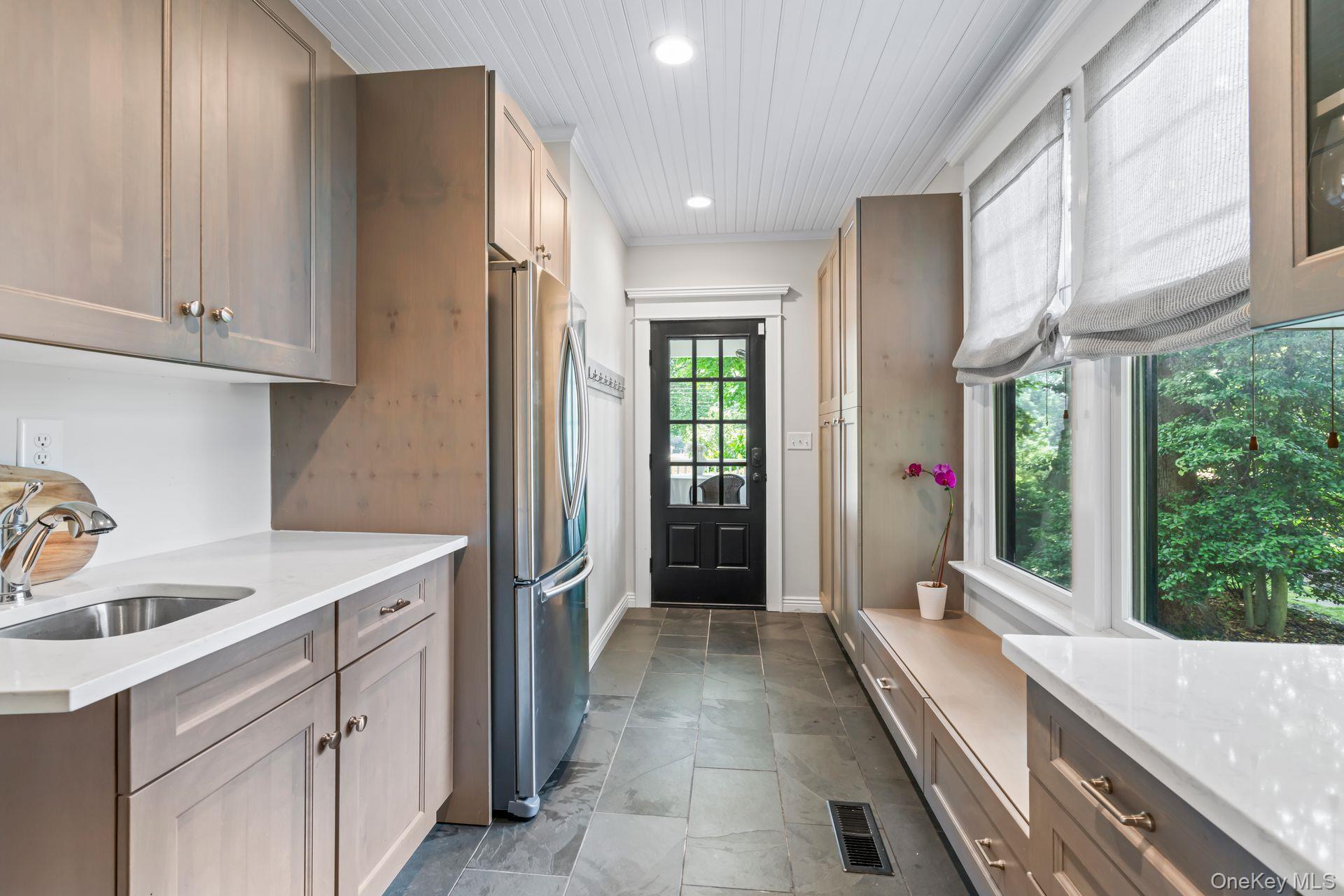 Sea Cliff, New York 11579, United States, 3 Bedrooms Bedrooms, ,3 BathroomsBathrooms,Residential,Active,233996