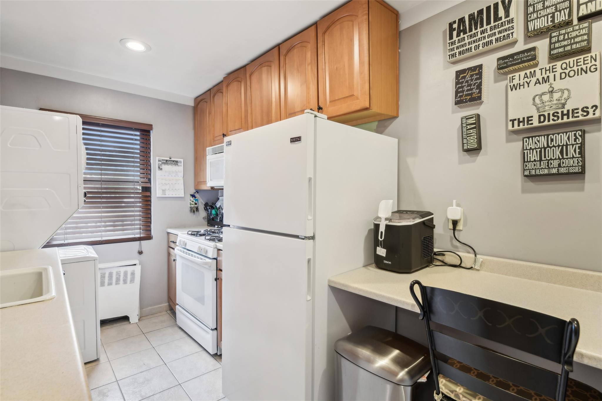 1213 East Broadway #B25, Hewlett, New York image 7