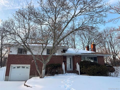 Homes For Sale - 105 Seaman Road<br/> Jericho, NY 11753