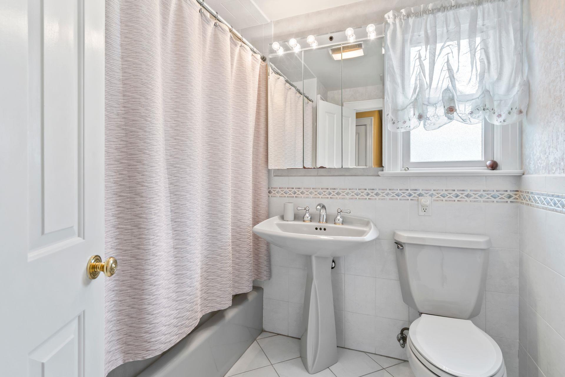 74 Buckingham Road, West Hempstead, New York image 28