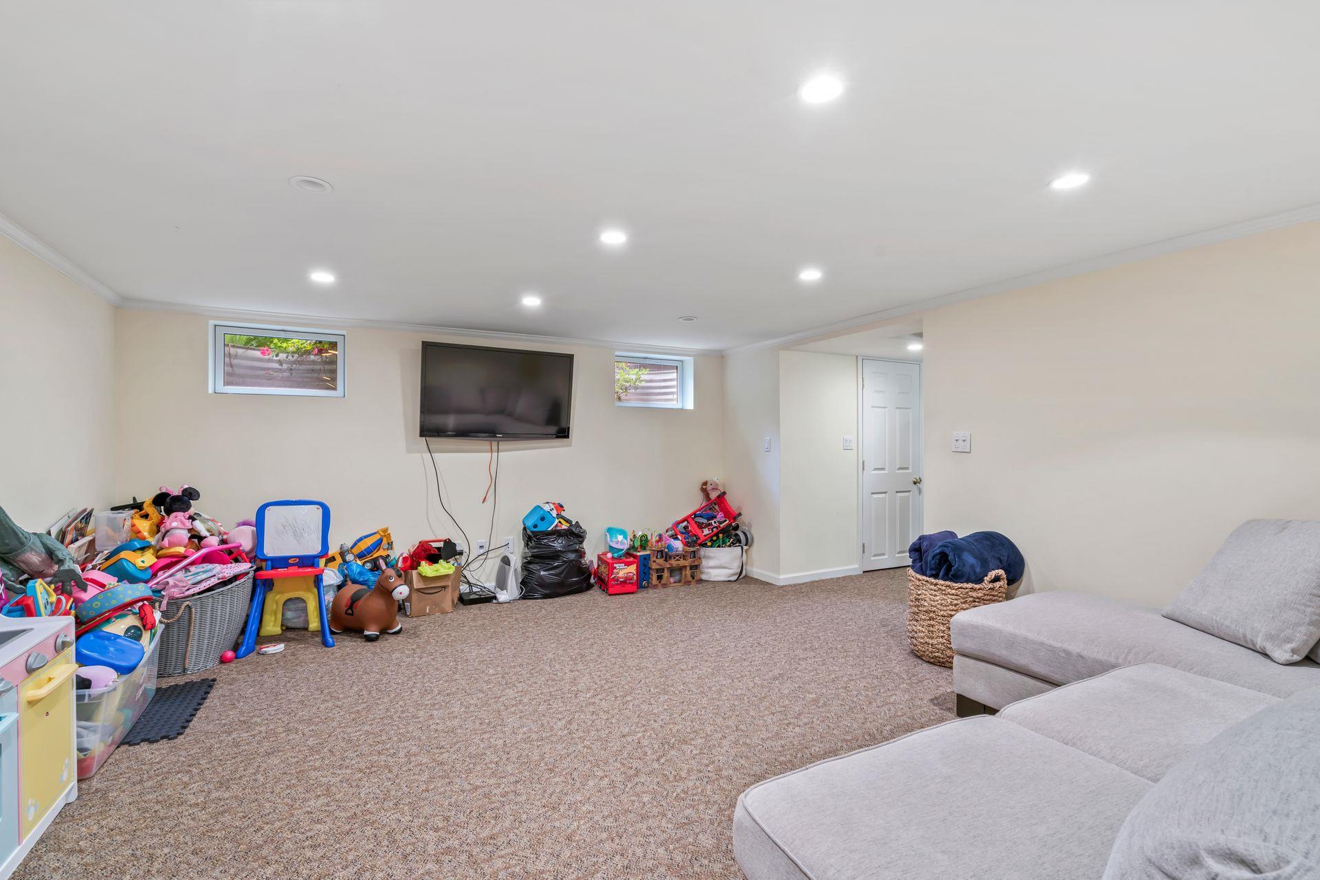 74 Buckingham Road, West Hempstead, New York image 30