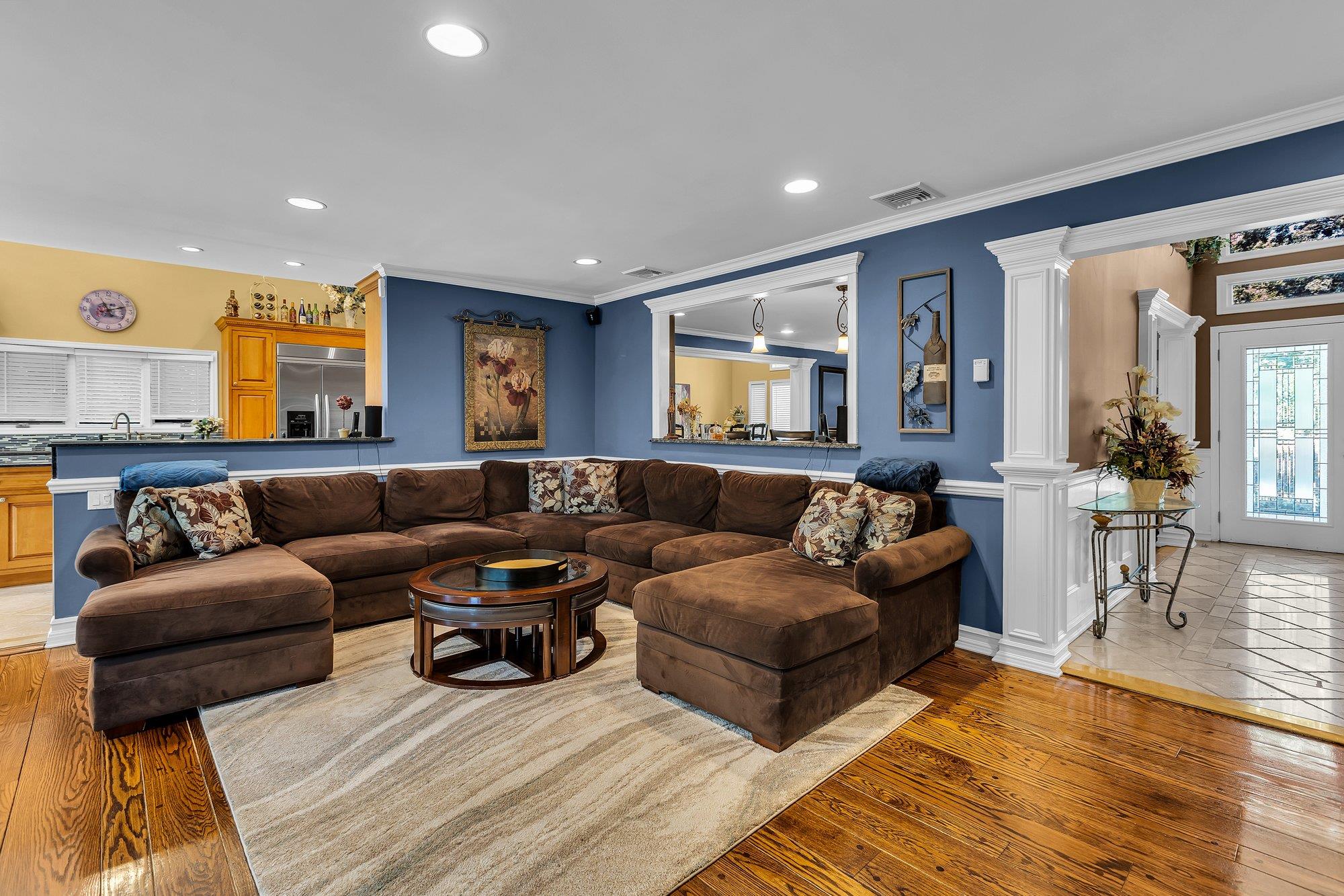 31 Round Tree Drive, Melville, New York image 10