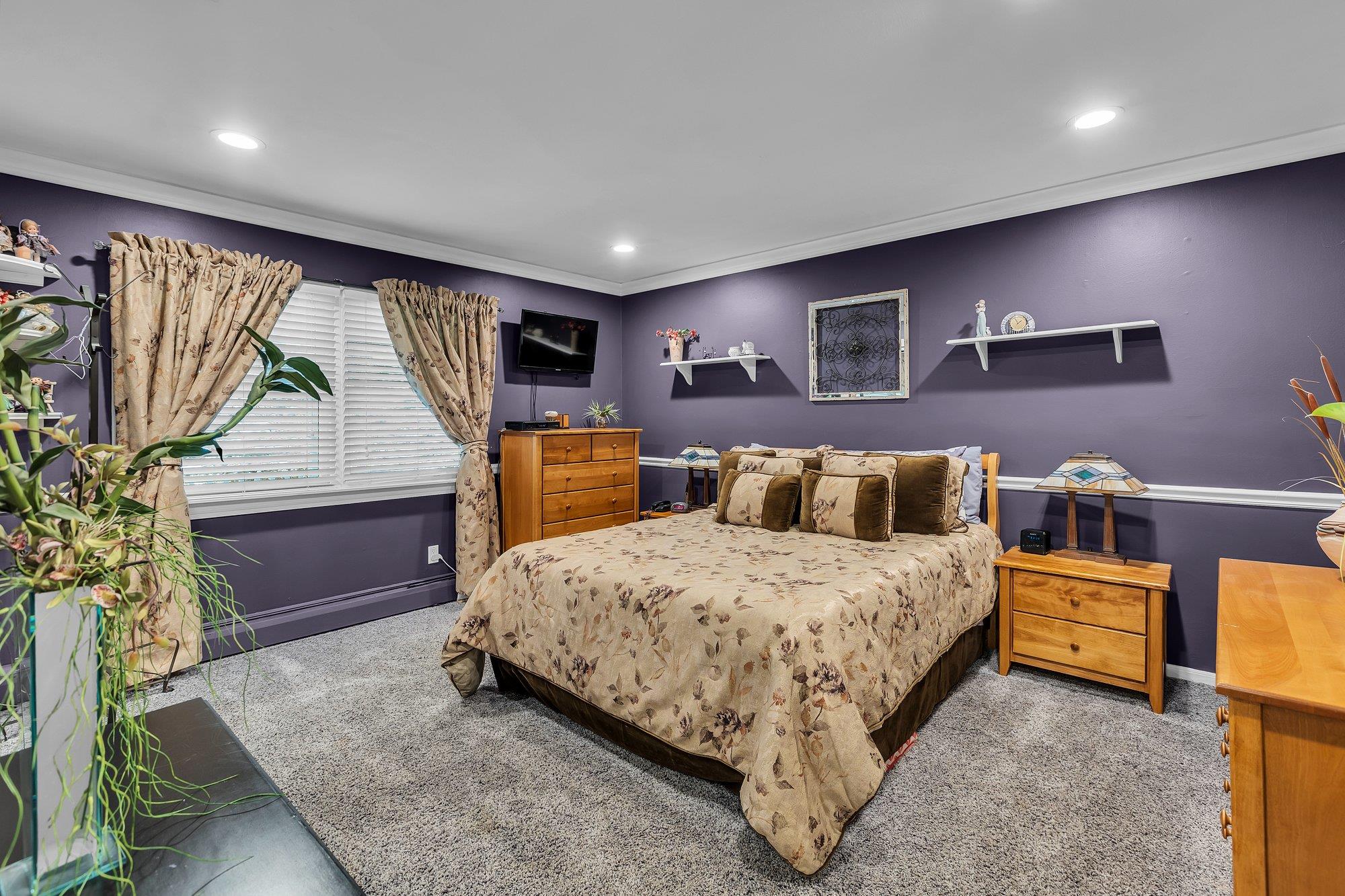 31 Round Tree Drive, Melville, New York image 19