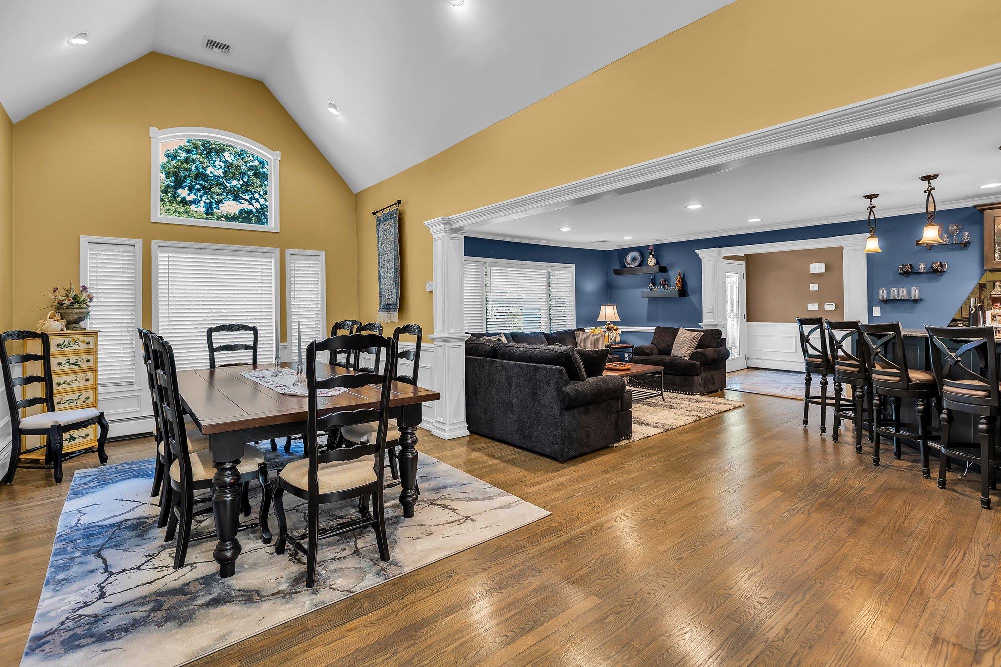 31 Round Tree Drive, Melville, New York image 11