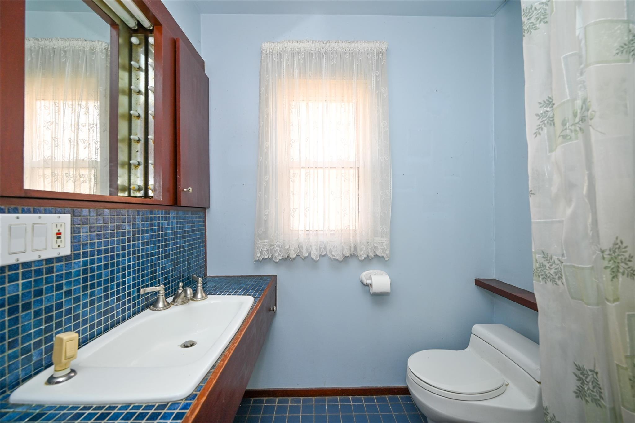33-27 Utopia Parkway, Flushing, New York image 20