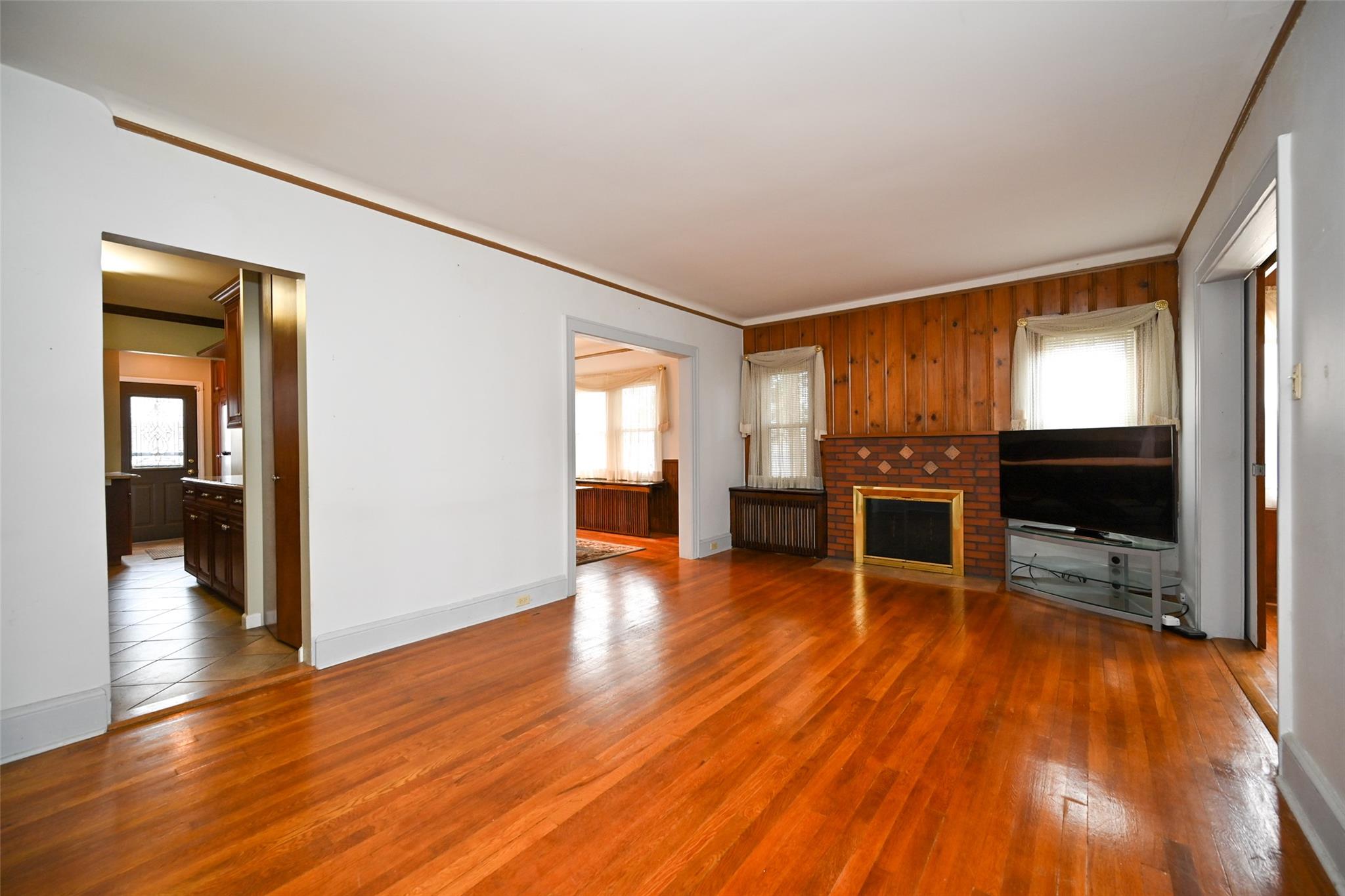 33-27 Utopia Parkway, Flushing, New York image 8