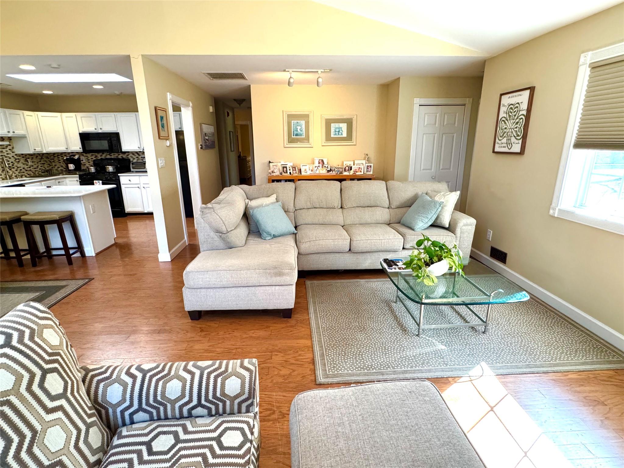 118 Owls Nest Court, Manorville, New York image 10