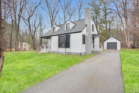 Homes For Sale - 5 Sherwood Place<br/> Hyde Park, NY 12538