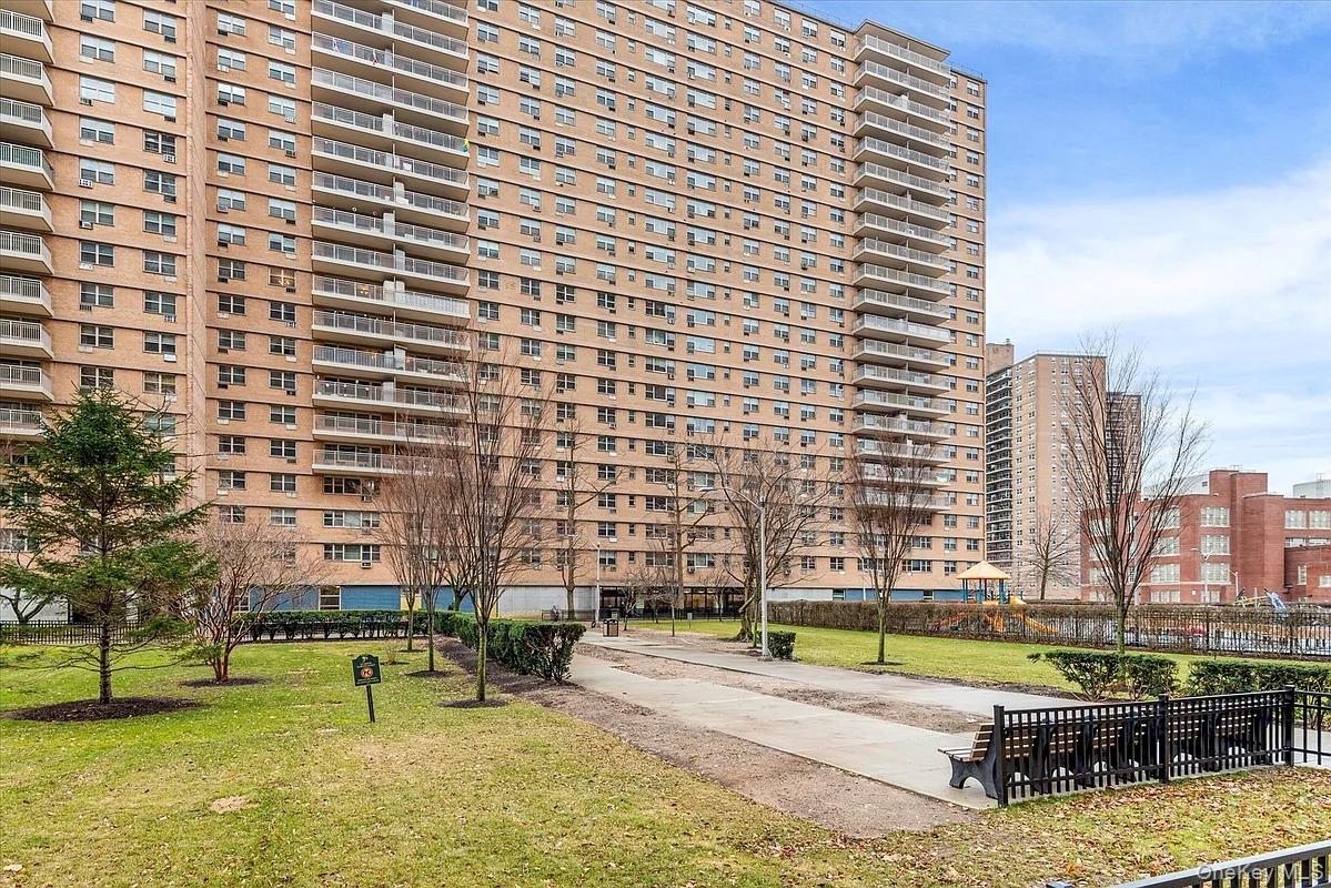 464 Neptune Avenue 23F