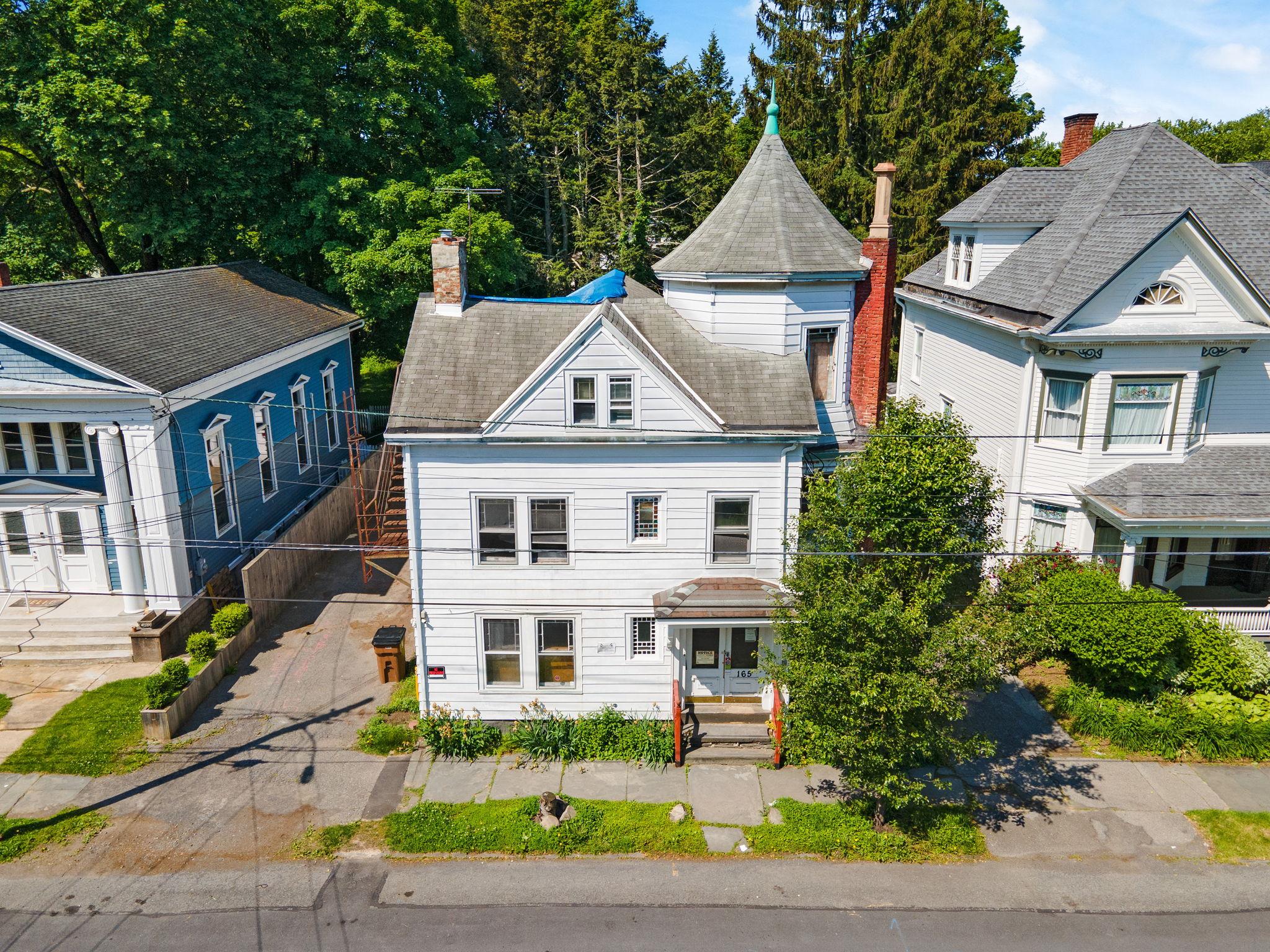 Fair Street, Kingston, New York - 6 Bedrooms  
5 Bathrooms - 