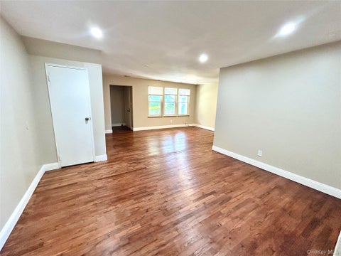 Condo For Rent - 229 Artist Lake Drive<br/> Suffolk County, Middle Island, NY 11953