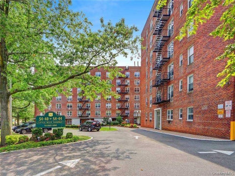 Apartment For Rent - 54-40 Little Neck Parkway #1A<br/> Queens County, Little Neck, NY 11362