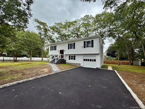 30 7th Street Holbrook NY 11741