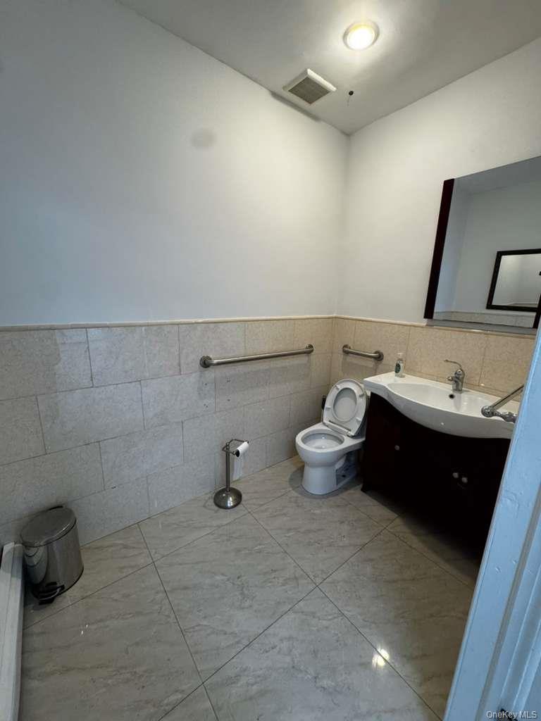 1844 College Point Boulevard