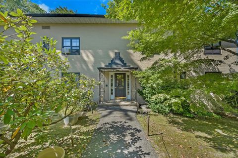 Photo of 1259 California Road #2 (C23), Eastchester, NY 10709 (MLS # 917988) Photo of 1259 California Road #2 (C23), Eastchester, NY 10709 (MLS # 917988)